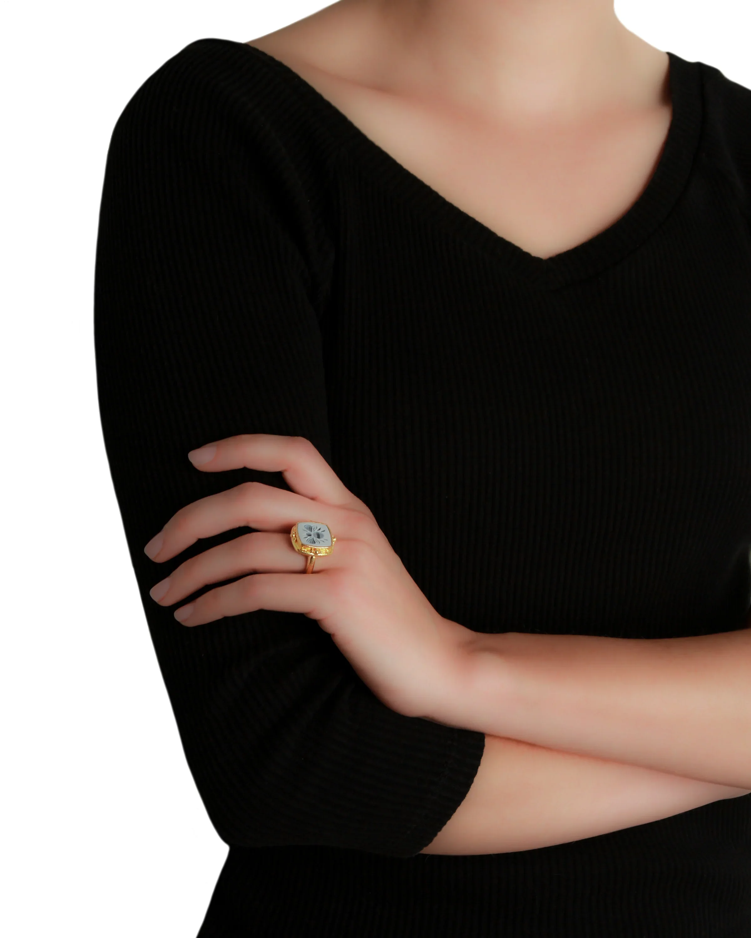 Elizabeth Locke Bee Ring with Agate - Image 2