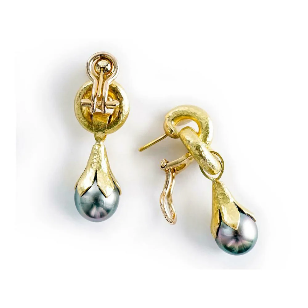 Elizabeth Locke Black South Sea Pearl Cheerio Earrings - Image 2
