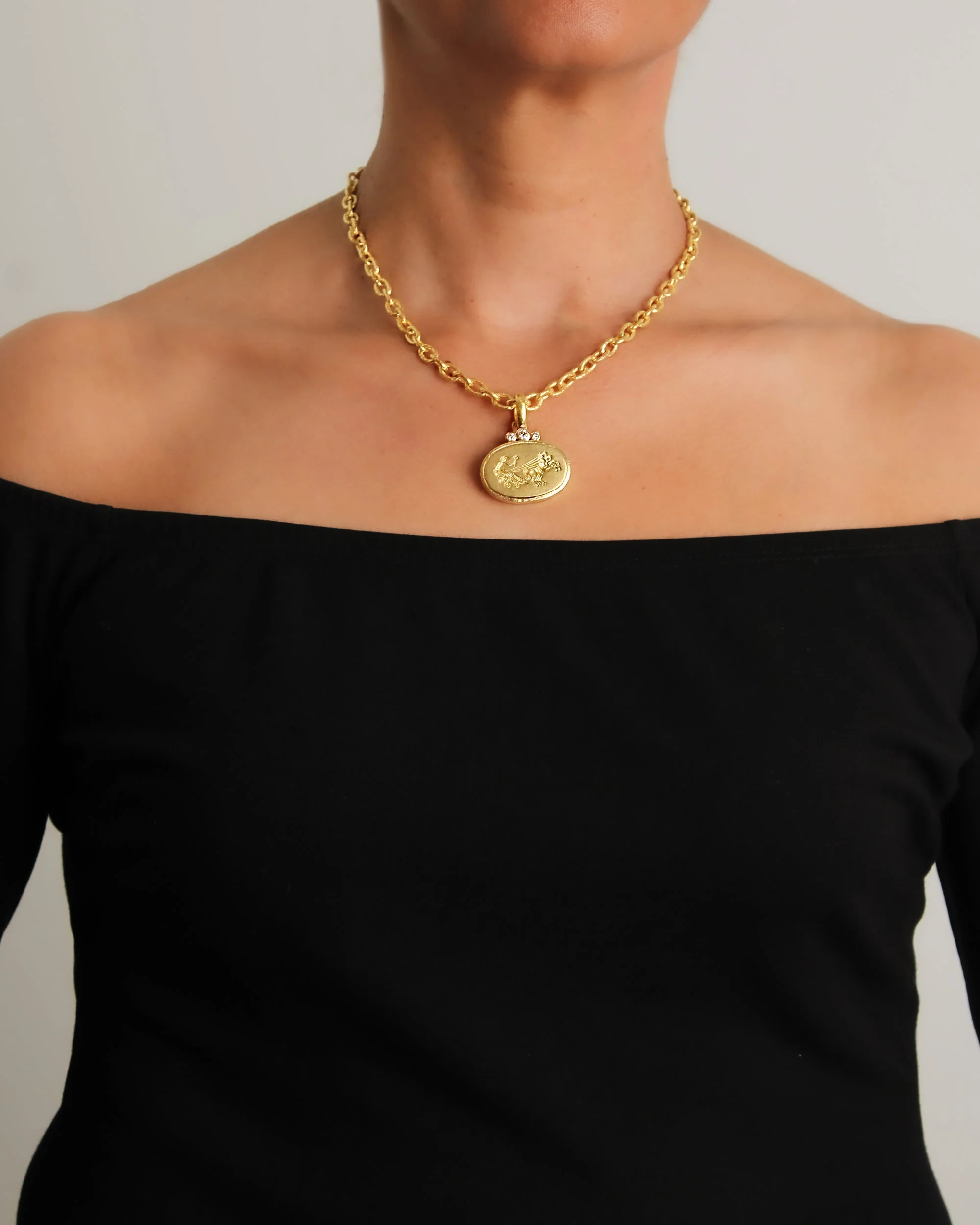 Elizabeth Locke Gold Goddess with Chariot and Diamond Pendant - Image 2