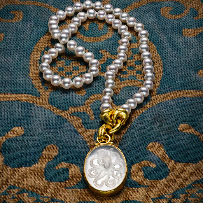Elizabeth Locke Pearl Strand Necklace with Serena Clasp 19K Yellow Gold - Image 2