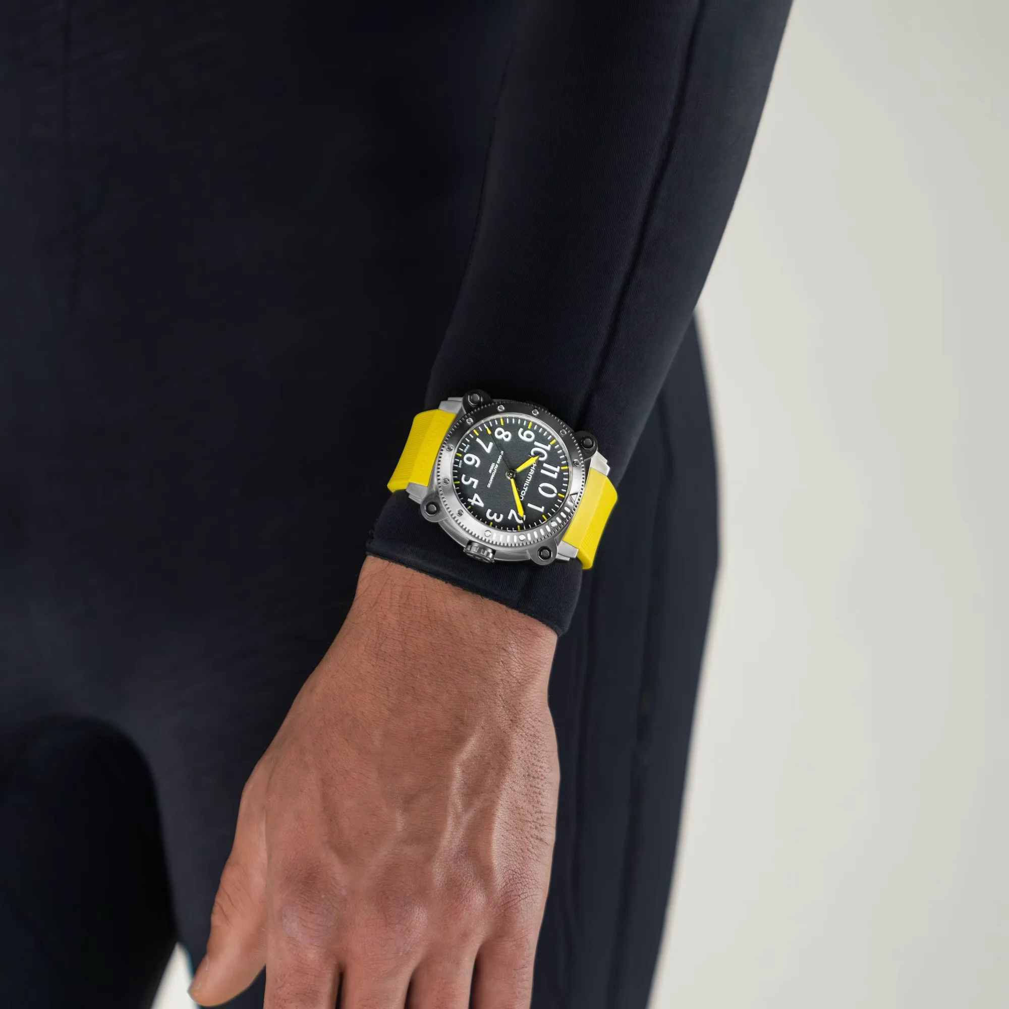 Hamilton Khaki Navy BeLOWZERO Auto Titanium Yellow Rubber Strap - Image 2