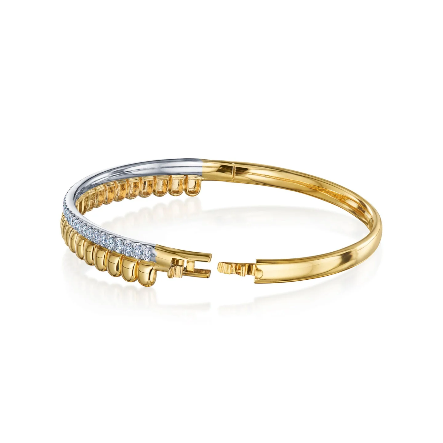 Kwiat Sirena Bangle Bracelet With Diamonds - Image 2