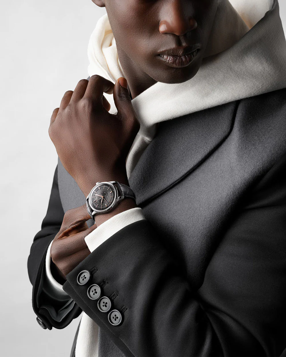 Longines Conquest Heritage Power Reserve Anthracite - Image 5