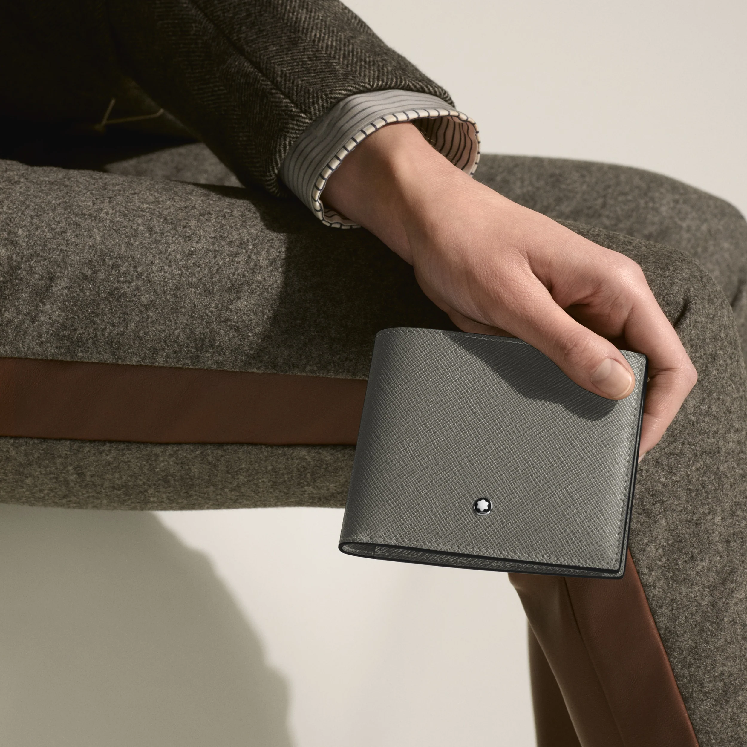 Montblanc Sartorial Wallet 8CC Gray - Image 2