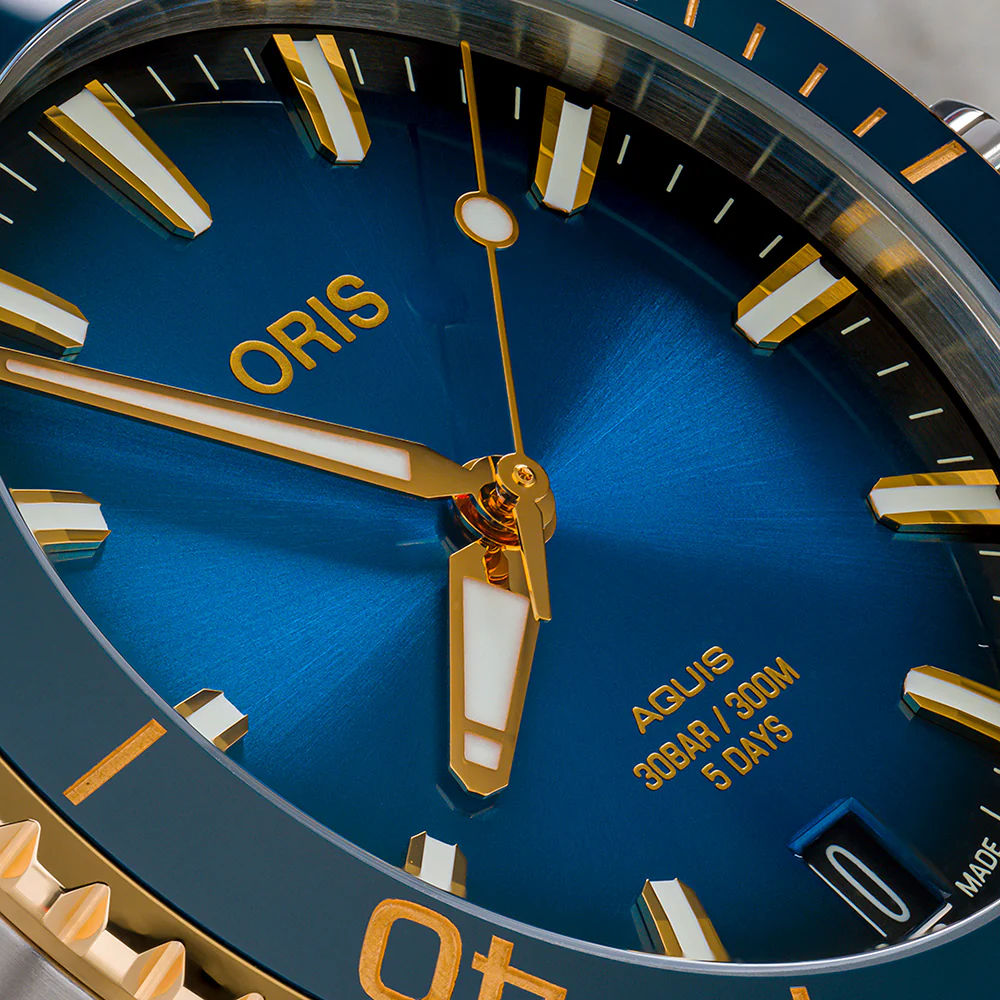 Oris Aquis Date Calibre 400 Steel and Yellow Gold - Image 3