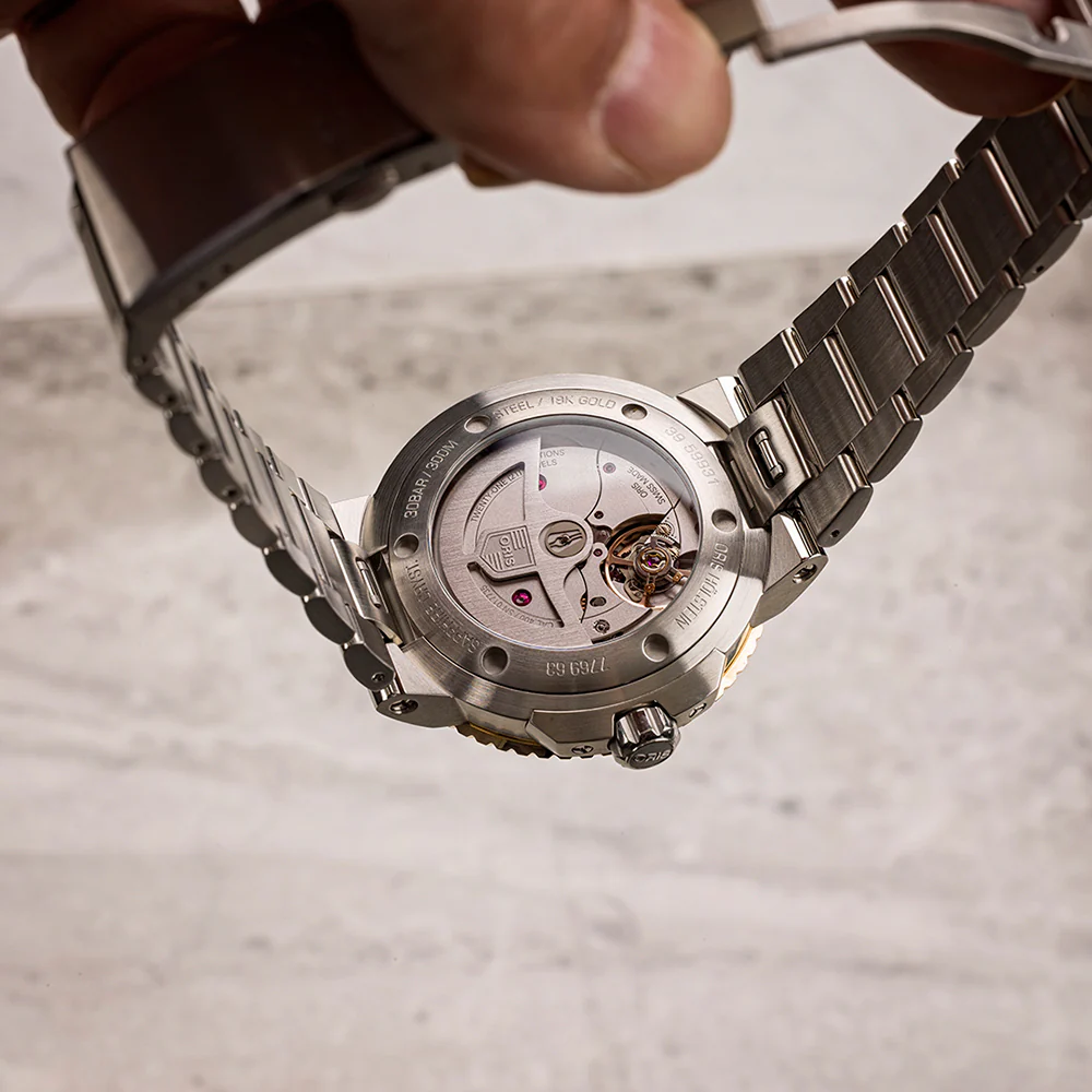 Oris Aquis Date Calibre 400 Steel and Yellow Gold - Image 4