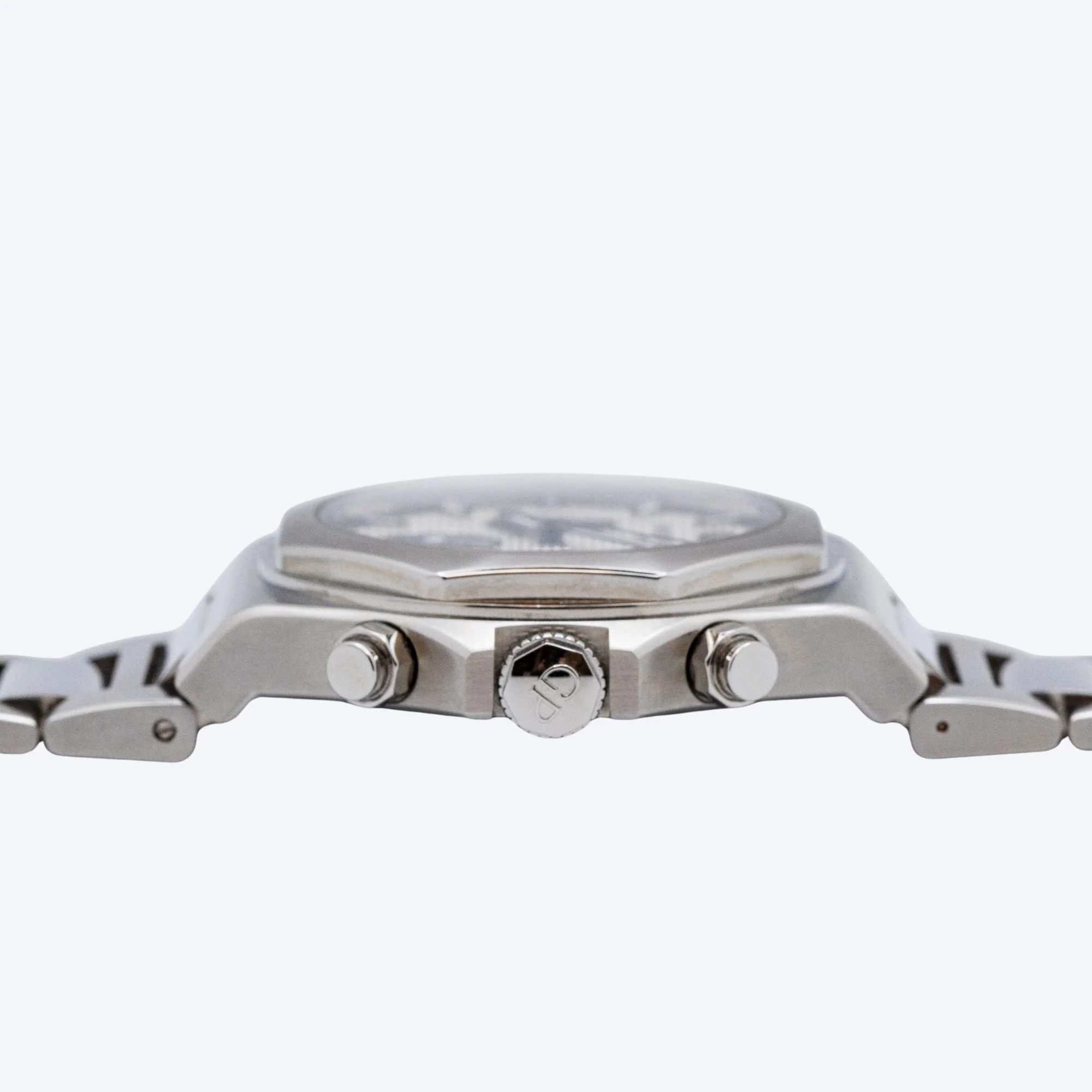 Pre Owned Girard-Perregaux Laureato Chronograph 42mm Steel Watch - Image 5