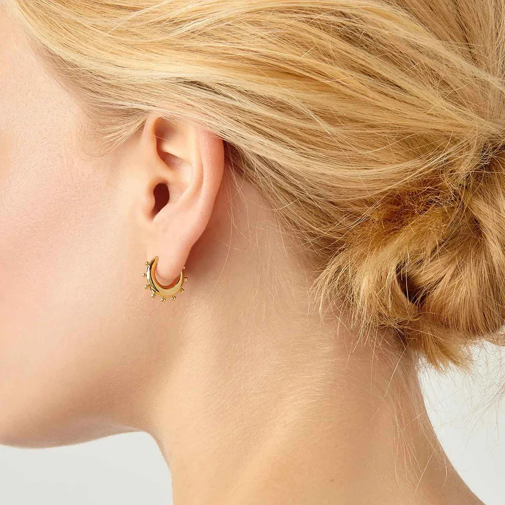 Temple St Clair Yoga Hoop Earrings in 18K Yellow Gold - Image 2