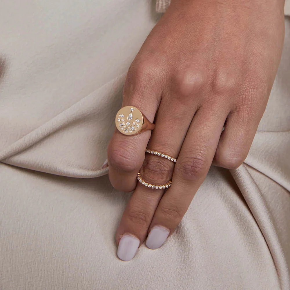 Zoe Chicco Diamond Mosaic Round Signet Ring - Image 2